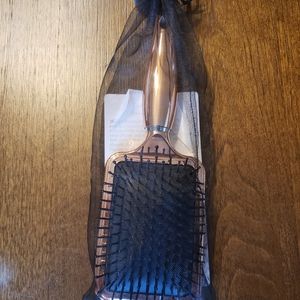 Luxe Chrome Detangling Brush